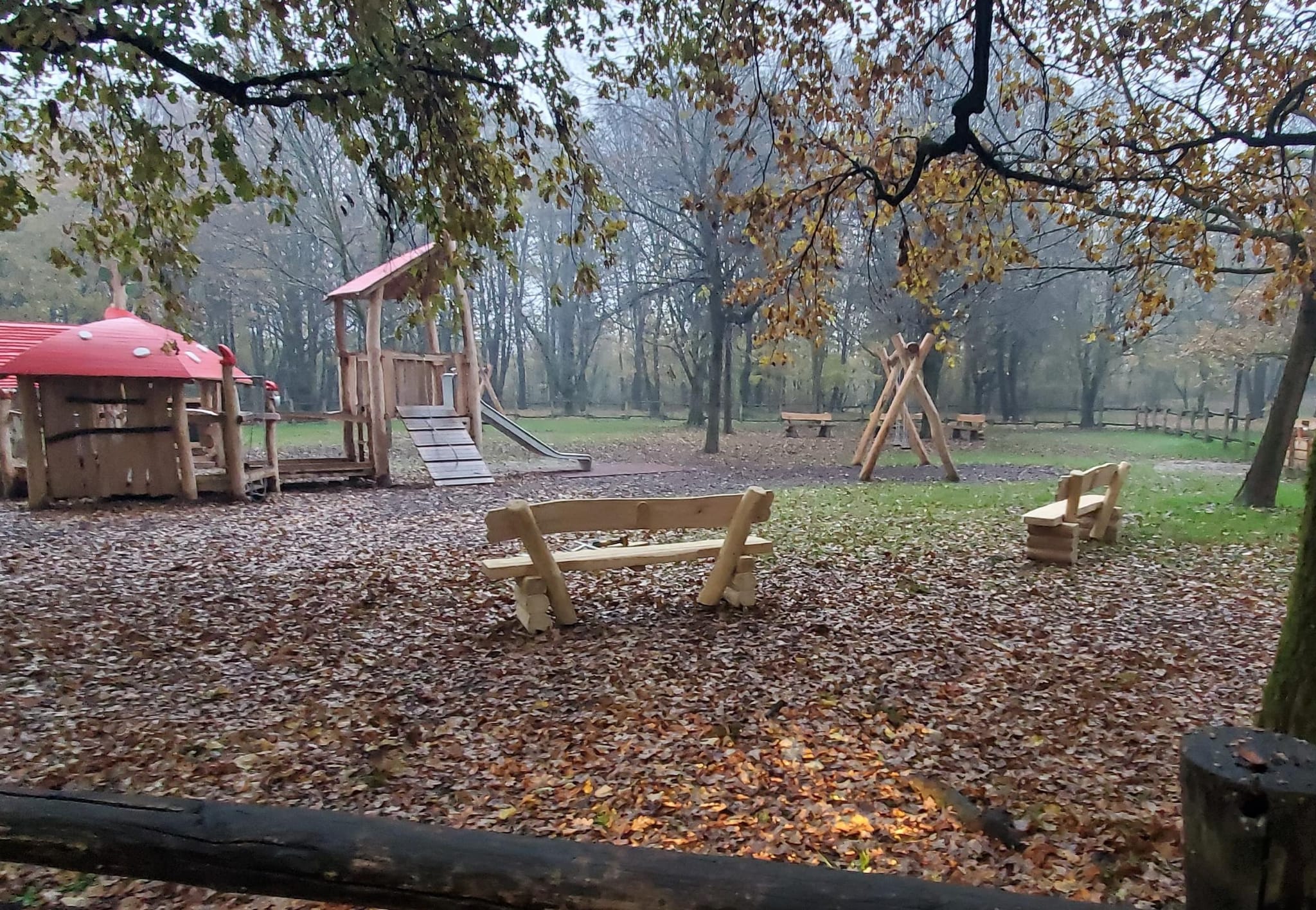 Bosco delle Querce, 20 nuove panchine