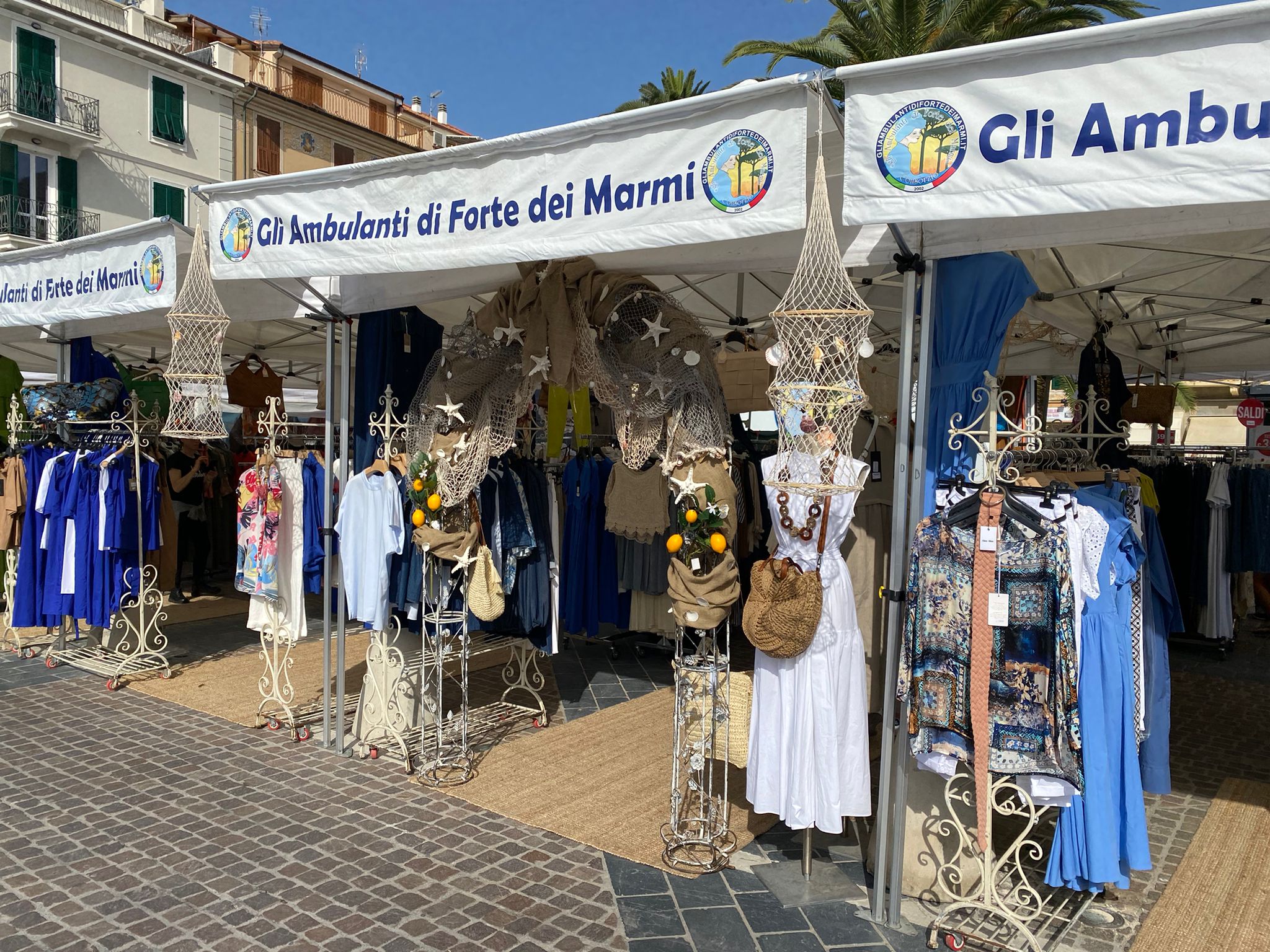 Gli ambulanti di Forte dei Marmi